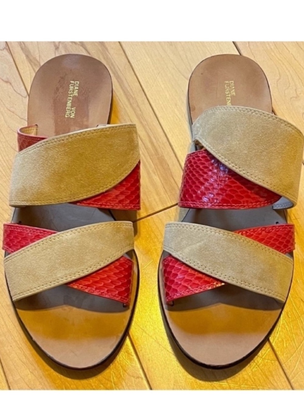Diane Von Furstenberg Blake sandals tan leather pink snakeskin size six (6)